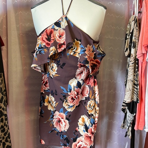 WINDSOR! - Picture 1 of 6